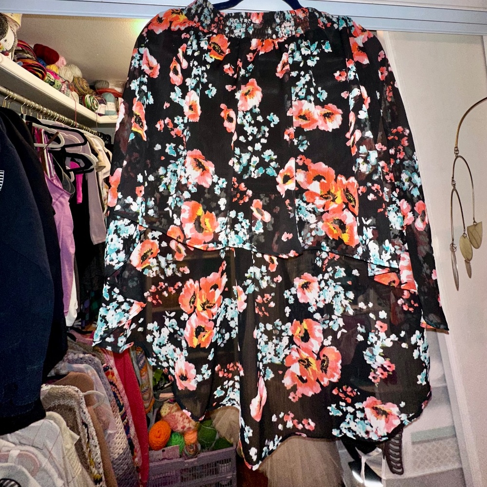Bloom into Beauty with This Joe Benbasset Floral High Low Ski - Size M